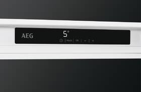 Chladnička AEG RKE532F2DW bílá

 obrázek produktu 4 z 8