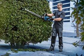 Nůžky na živý plot Bosch Professional 18V-60 (bez baterie) 

 obrázek produktu 3 z 5