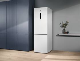 Chladnička s mrazničkou Electrolux LNC7ME32W2 bílá

 obrázek produktu 10 z 11