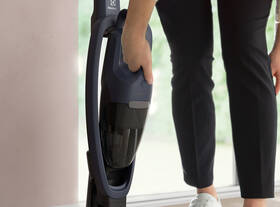 Tyčový vysavač Electrolux ES31C183DB 
