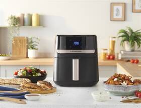 Fritéza horkovzdušná RUSSELL HOBBS 27620-56, 5,5 l černá

 obrázek produktu 16 z 18