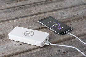 Powerbanka GND 10000 mAh, bezdrátové nabíjení 5W, USB-C, Lightning bílá

 obrázek produktu 6 z 8