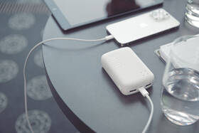 Powerbanka GoGEN PB100009 10000 mAh bílá

 obrázek produktu 3 z 5
