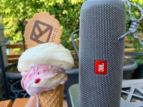Přenosný reproduktor JBL FLIP 5 šedý

 obrázek produktu 8 z 8