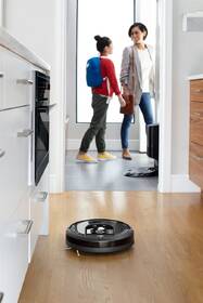 Robotický vysavač iRobot Roomba i7+ 

 obrázek produktu 18 z 43