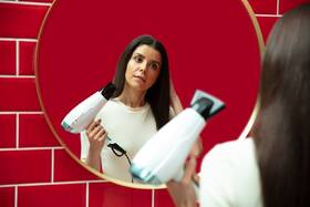 Dárková sada péče o vlasy Remington S8500GP Shine Therapy 

 obrázek produktu 6 z 15