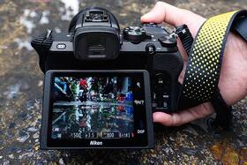 Digitální fotoaparát Nikon Z50 + 16-50 VR + adaptér bajonetu FTZ černý

 obrázek produktu 12 z 12