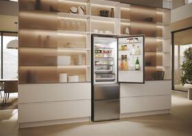 Chladnička s mrazničkou Haier HTW5618CNMG stříbrná barva
