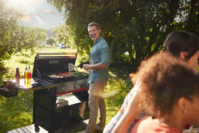 Gril zahradní plynový Weber SLATE GPD Premium 76 cm černý

 obrázek produktu 10 z 11