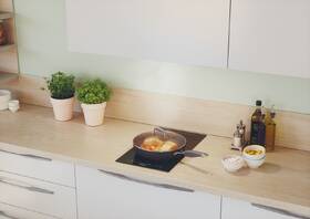 Indukční varná deska Candy CTP32SC/E1 černá barva
