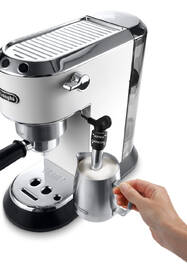 Pákový kávovar De'Longhi EC 685.W bílý

 obrázek produktu 5 z 6