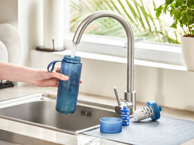 Filtrační láhev Philips AWP2712BLR/58 

 obrázek produktu 4 z 5