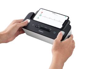 Tlakoměr na paži OMRON Complete HEM-7530T-E3 

 obrázek produktu 3 z 9