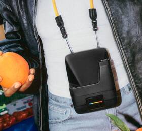 Instantní fotoaparát Polaroid Flip + Bundle Color Film (8 ks) černý

 obrázek produktu 9 z 10