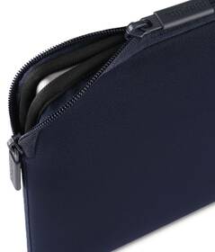 Pouzdro na notebook Pipetto Classic Fit Sleeve Dark Blue - MacBook Neo 13 tmavě modré

 obrázek produktu 2 z 14