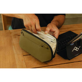 Pouzdro Peak Design Tech Pouch Small 1L khaki

 obrázek produktu 4 z 5