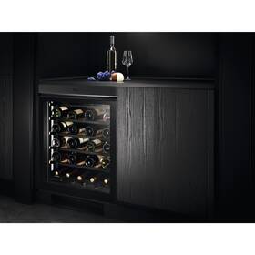 Vinotéka AEG AWUS040B8B černá

 obrázek produktu 8 z 10