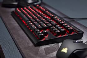 Klávesnice Corsair K63, Cherry MX Red, US černá

 obrázek produktu 9 z 10