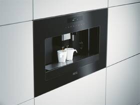 Vestavné espresso AEG KKE884500B černý

 obrázek produktu 3 z 6