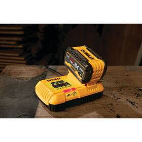 Nabíječka Dewalt XR 12 A DCB117 

 obrázek produktu 2 z 2