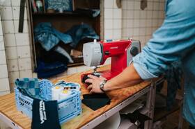 Šicí stroj Veritas Power Stitch 17 červený

 obrázek produktu 17 z 26