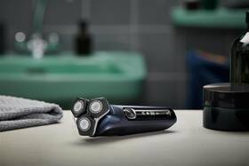Holicí strojek Philips S5885/10 černý/modrý

 obrázek produktu 13 z 20