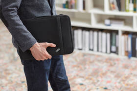Pouzdro na notebook Lenovo ThinkPad 15" Sleeve černé

 obrázek produktu 7 z 7