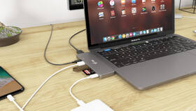USB Hub i-tec USB-C Metal pro Apple MacBook Pro + Power Delivery 

 obrázek produktu 7 z 7