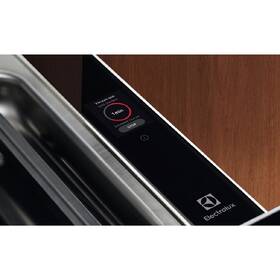 Vestavná zásuvka Electrolux KBV14T černá

 obrázek produktu 1 z 3