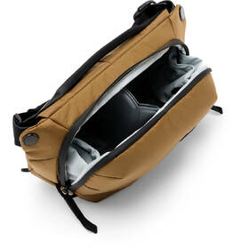 Brašna Peak Design Everyday Sling 3L (v2) Coyote 

 obrázek produktu 3 z 10