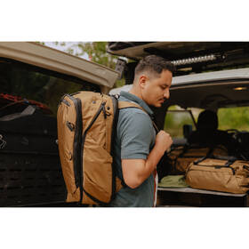 Batoh Peak Design Travel Backpack 45L Coyote 

 obrázek produktu 9 z 11
