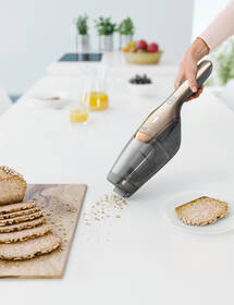 Tyčový vysavač Electrolux EER77SSM zlatý

 obrázek produktu 4 z 7