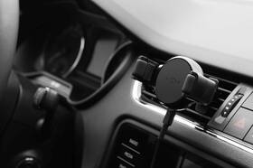 Držák na mobil FIXED Roll 2 do mřížky ventilace, bezdrátové nabíjení 15W černý

 obrázek produktu 8 z 10