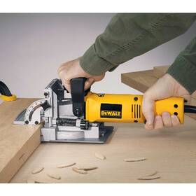 Lamelovací fréza Dewalt DW682K 

 obrázek produktu 4 z 8