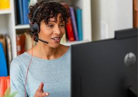 Headset HP Poly Blackwire 5220 USB C + 3,5 mm jack + USB-C/A adaptér černý

 obrázek produktu 1 z 3