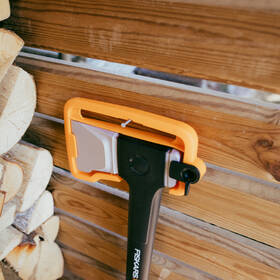 Sekera Fiskars (S) X24 

 obrázek produktu 2 z 2