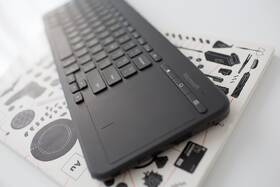 Klávesnice Microsoft All in One Media Wireless, CZ/SK černá

 obrázek produktu 6 z 8