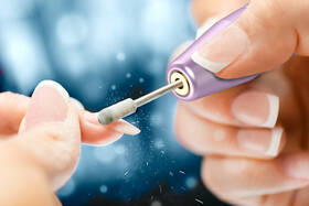 Sada na manikúru / pedikúru Rio NAEF fialová barva
