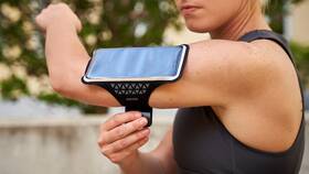 Pouzdro na mobil sportovní Epico pro telefony do 6.5" šedé

 obrázek produktu 1 z 3