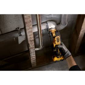 Multibruska Dewalt DCS353D2 (s baterií) 

 obrázek produktu 1 z 2