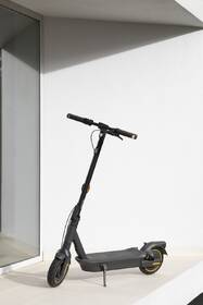 Elektrická koloběžka Segway MAX G2 E 
