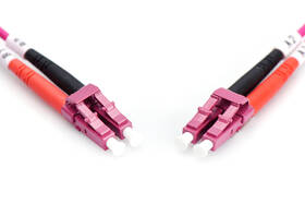 Kabel Digitus Optic Patch, LC / LC, Multimode, OM4, 50/125 µ, 1m růžový

 obrázek produktu 1 z 3
