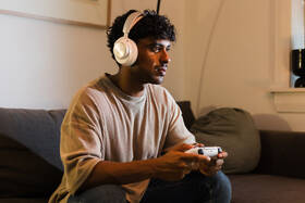 Headset SteelSeries Arctis Nova Pro Wireless bílý

 obrázek produktu 12 z 19