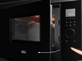 Mikrovlnná trouba AEG MBE2658DEM 

 obrázek produktu 4 z 8