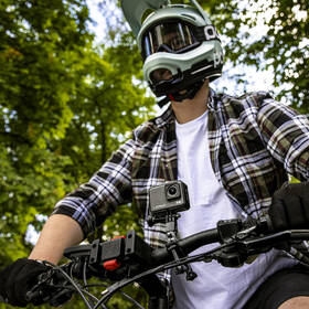 Outdoorová kamera LAMAX X7.2 černá barva
