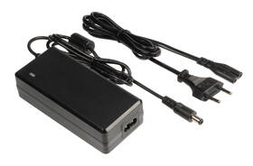 Nabíjecí stanice Xtorm 300 (281Wh) černá barva
