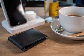 Peněženka FIXED Wallet pro AirTag z pravé hovězí kůže černá

 obrázek produktu 3 z 4