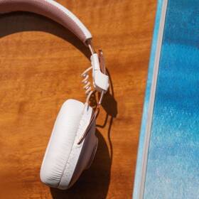 Sluchátka Marley Positive Vibration Frequency BT, Cooper bílá/rose gold

 obrázek produktu 3 z 3