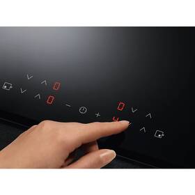 Sklokeramická varná deska AEG HK634021XB černá barva
