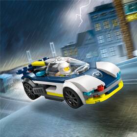 Stavebnice LEGO® City 60415 Honička policejního auta a sporťáku 

 obrázek produktu 2 z 8